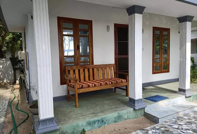 ベッドアンドブレックファースト Kadalamma Beach Homestay