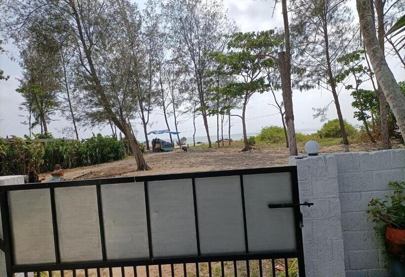 Bed & Breakfast Kadalamma Beach Homestay