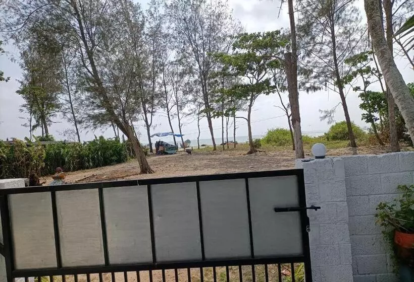 ベッドアンドブレックファースト Kadalamma Beach Homestay