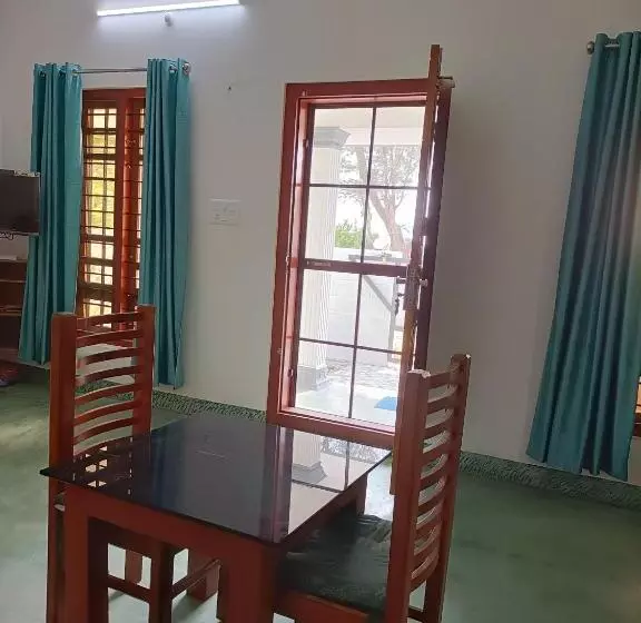 ベッドアンドブレックファースト Kadalamma Beach Homestay