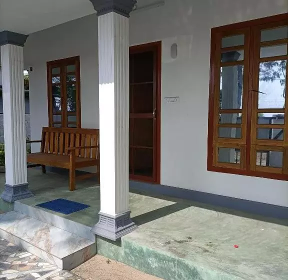 ベッドアンドブレックファースト Kadalamma Beach Homestay
