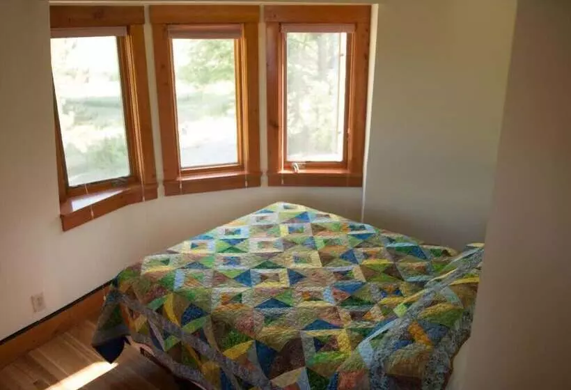 Aamiaismajoitus (B&B) Wisehart Springs Inn