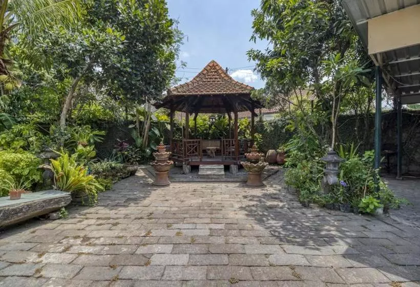 هتل Reddoorz Hostel Near Adisucipto Airport Yogyakarta