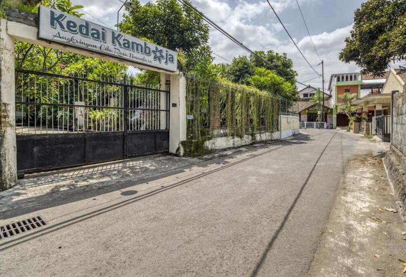 בית מלון כפרי Reddoorz Hostel Near Adisucipto Airport Yogyakarta