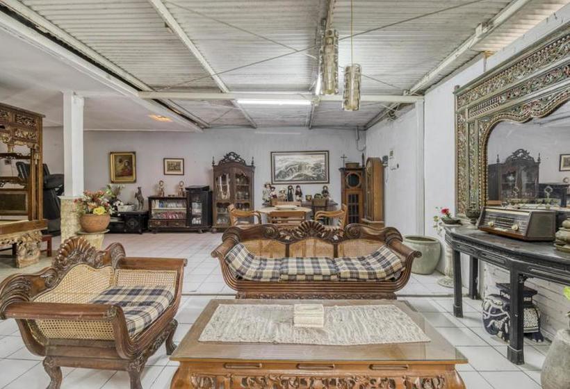 בית מלון כפרי Reddoorz Hostel Near Adisucipto Airport Yogyakarta