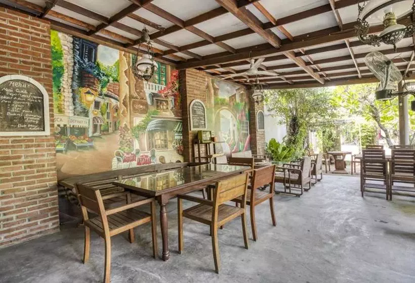 هتل Reddoorz Hostel Near Adisucipto Airport Yogyakarta