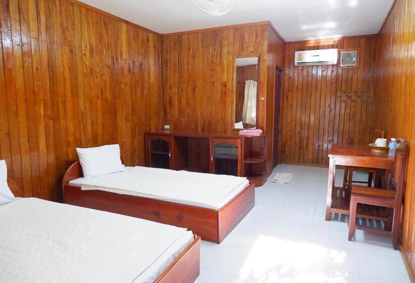 בית מלון כפרי Song Lao Guesthouse