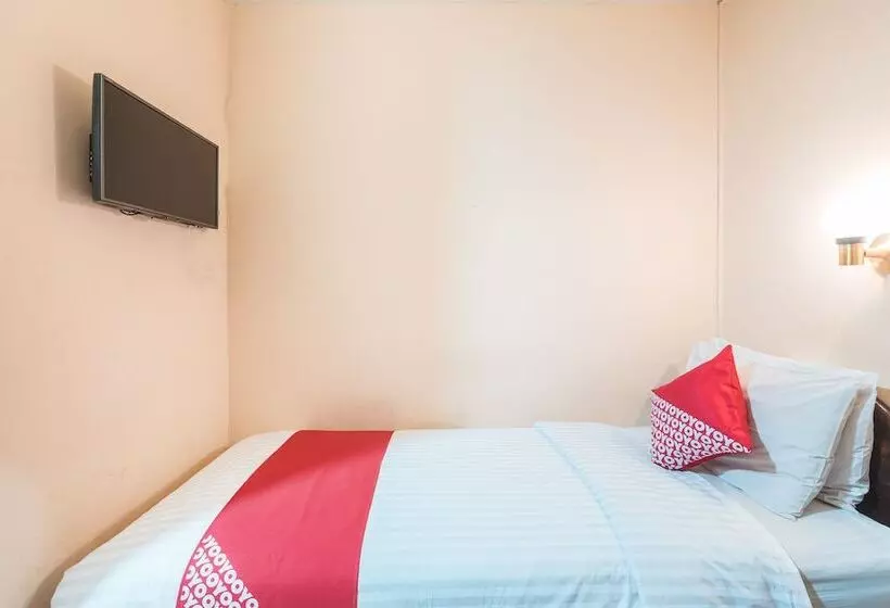 ホテル Capitol By Oyo Rooms