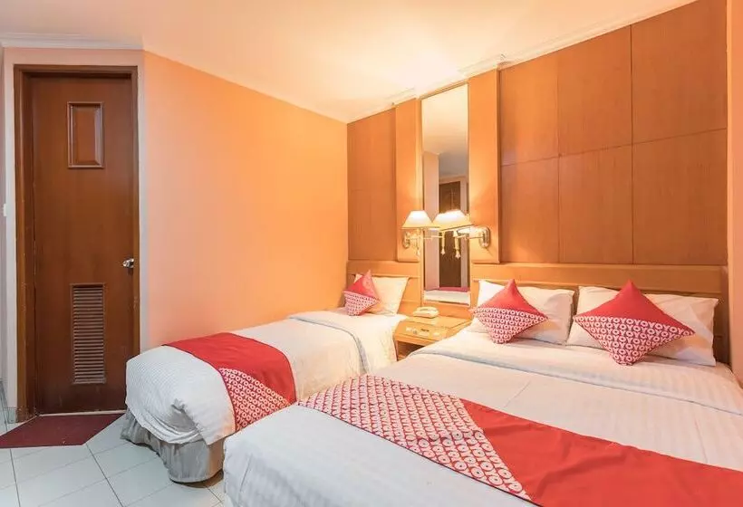 ホテル Capitol By Oyo Rooms