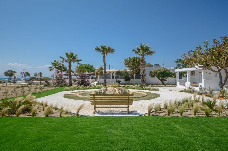 Hotel Glaronissi Beach