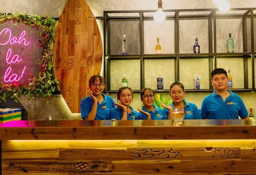 هتل Em Oi Boutique