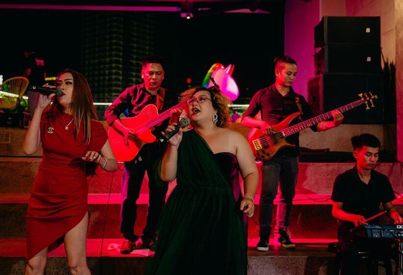 هتل Em Oi Boutique