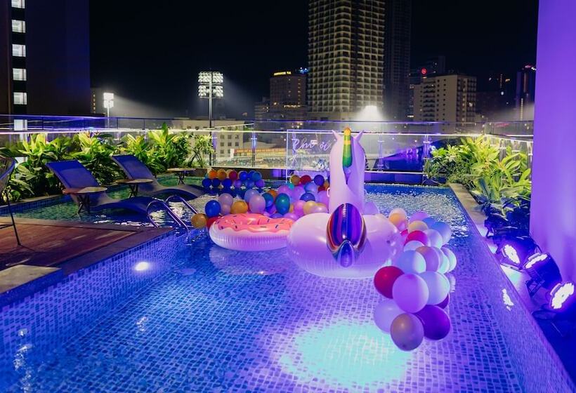 هتل Em Oi Boutique