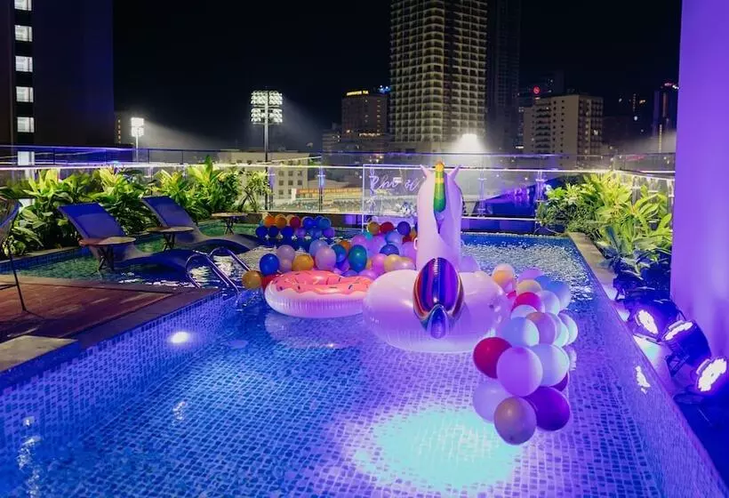 هتل Em Oi Boutique