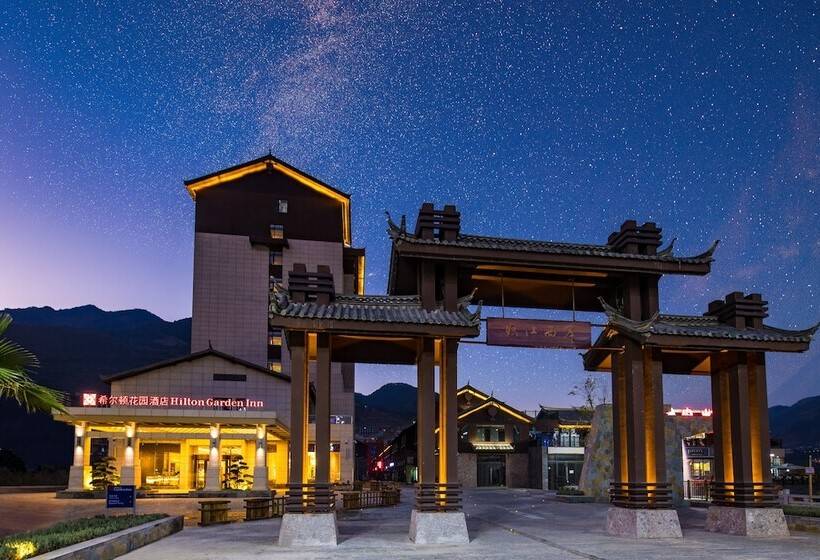 בית מלון כפרי Hilton Garden Inn Nujiang