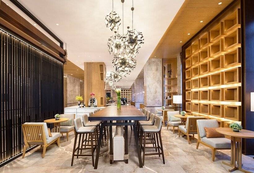 בית מלון כפרי Hilton Garden Inn Nujiang