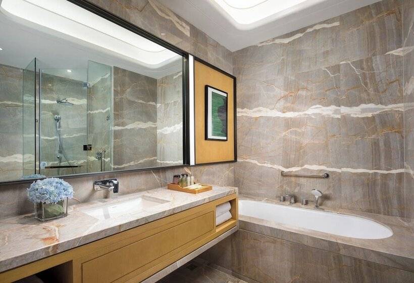 בית מלון כפרי Hilton Garden Inn Nujiang