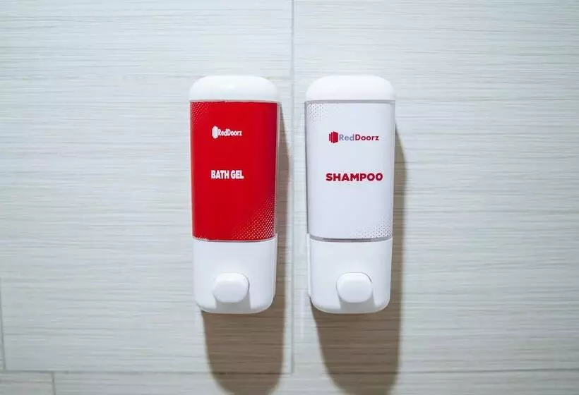 ホテル Reddoorz Premium @ Anuva Residences