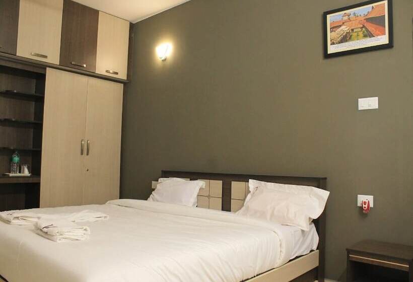 Hotell Viswa Residency By Azalea