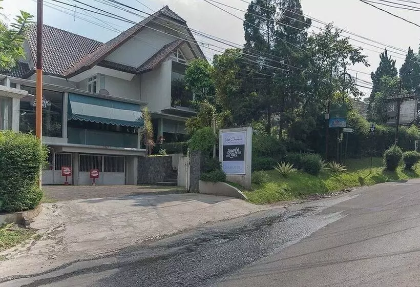 Majatalo Reddoorz Near Upi Setiabudi 2