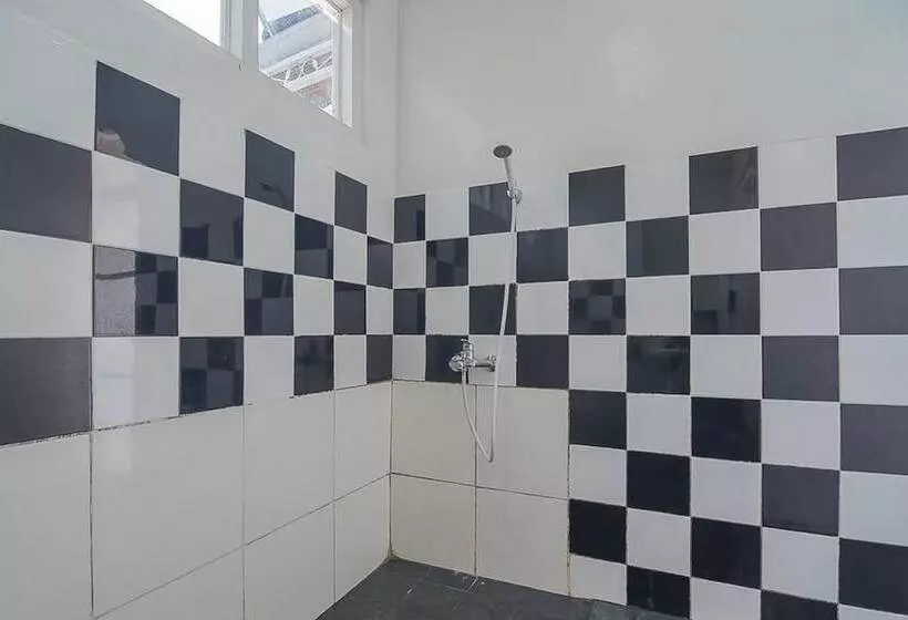 Majatalo Reddoorz Near Upi Setiabudi 2