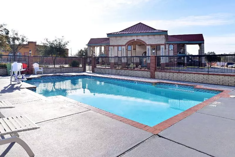 호텔 Quality Inn & Suites