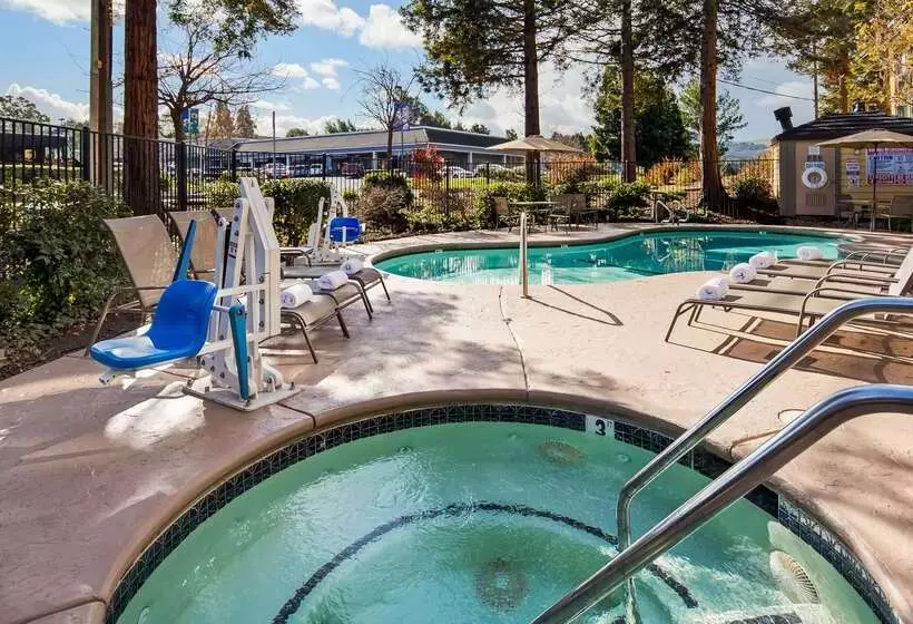 ホテル Best Western John Muir Inn