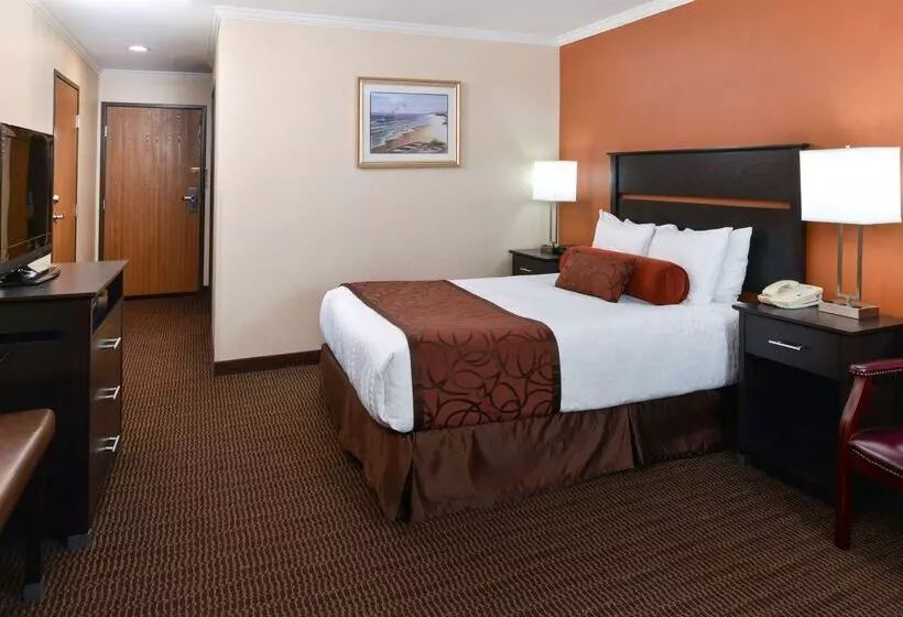 Отель Best Western Plus Landmark Inn