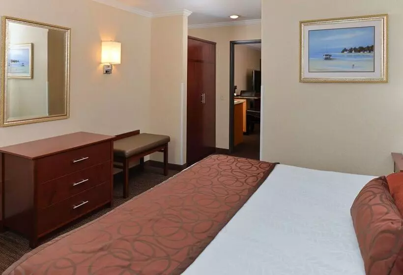 Отель Best Western Plus Landmark Inn