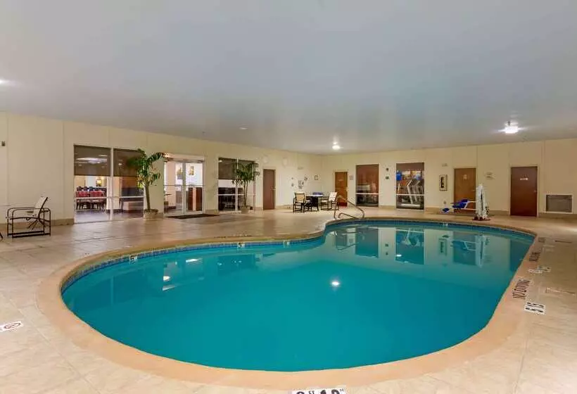 Отель Comfort Suites Milledgeville