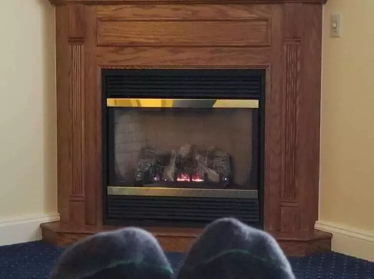 בית מלון כפרי Fireside Inn & Suites Waterville