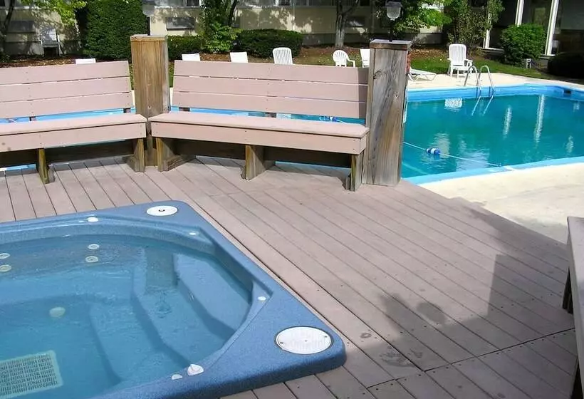 בית מלון כפרי Fireside Inn & Suites Waterville