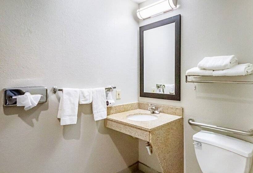 فندق Clarion Pointe