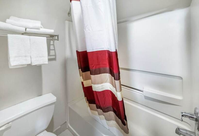 فندق Clarion Pointe