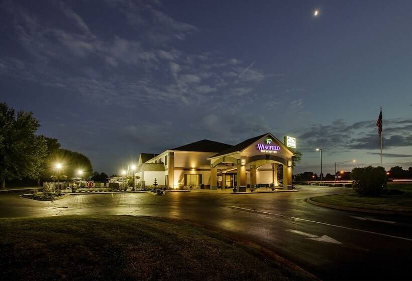 בית מלון כפרי Wingfield Inn & Suites