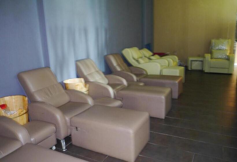 בית מלון כפרי Grand Court