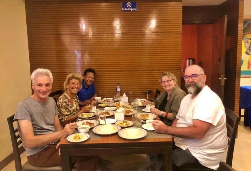 هتل Peaceland Lumbini