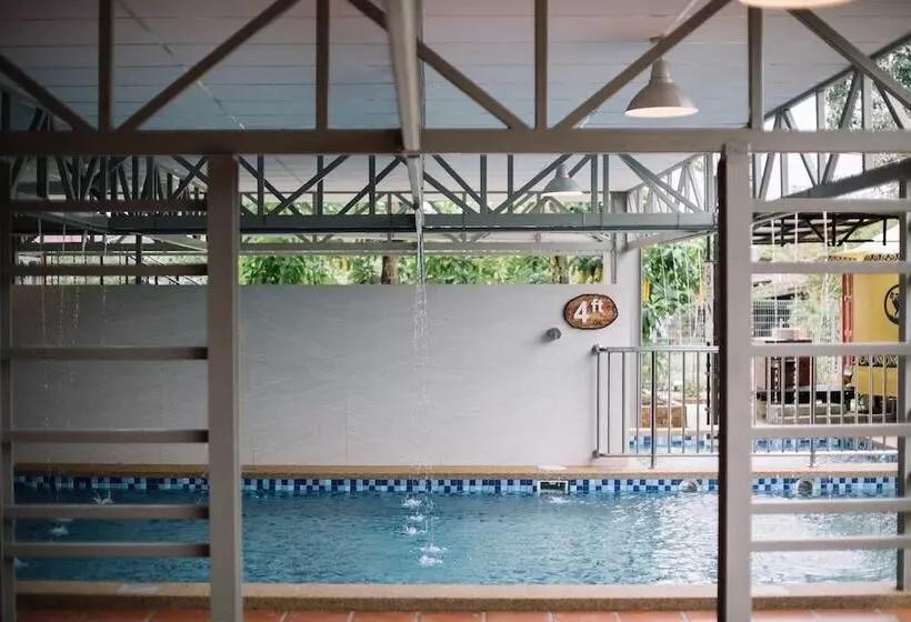 ホテル Rick Resort Teluk Intan