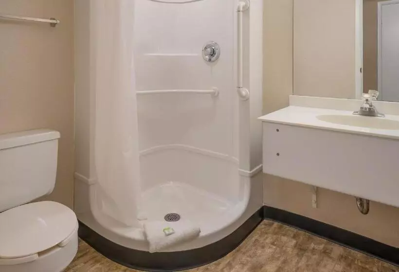 Motelli Knights Inn Grand Rapids East Airport