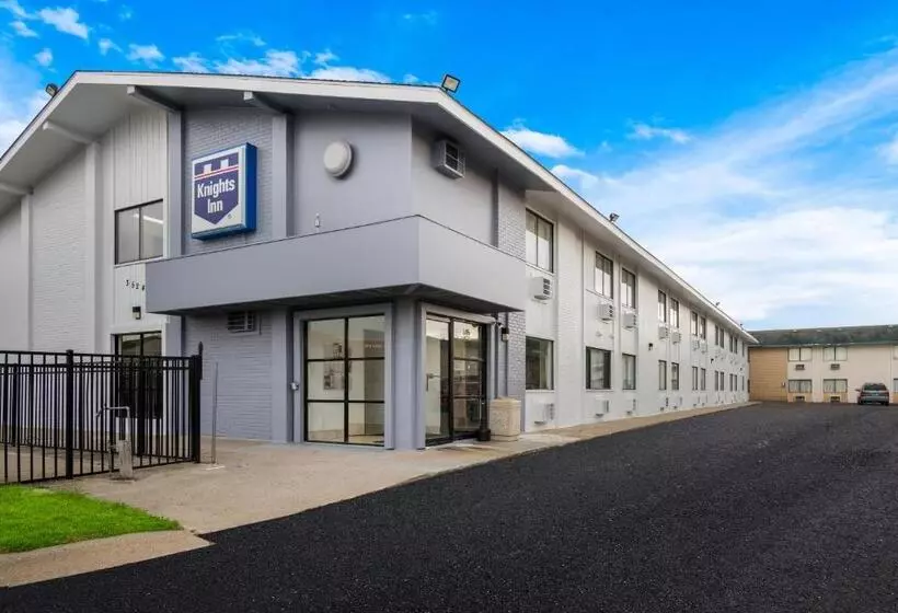 Motelli Knights Inn Grand Rapids East Airport