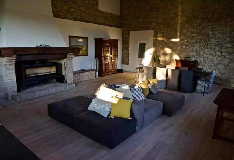 تختخواب و صبحانه Il Casale Di Monte Venere
