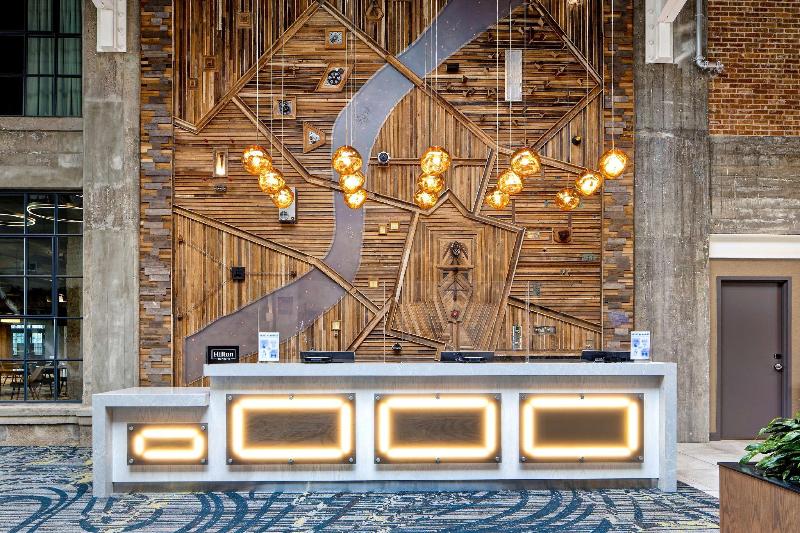 בית מלון כפרי Embassy Suites By Hilton Rockford Riverfront