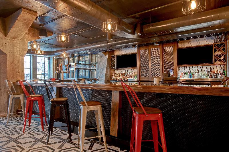 בית מלון כפרי Embassy Suites By Hilton Rockford Riverfront