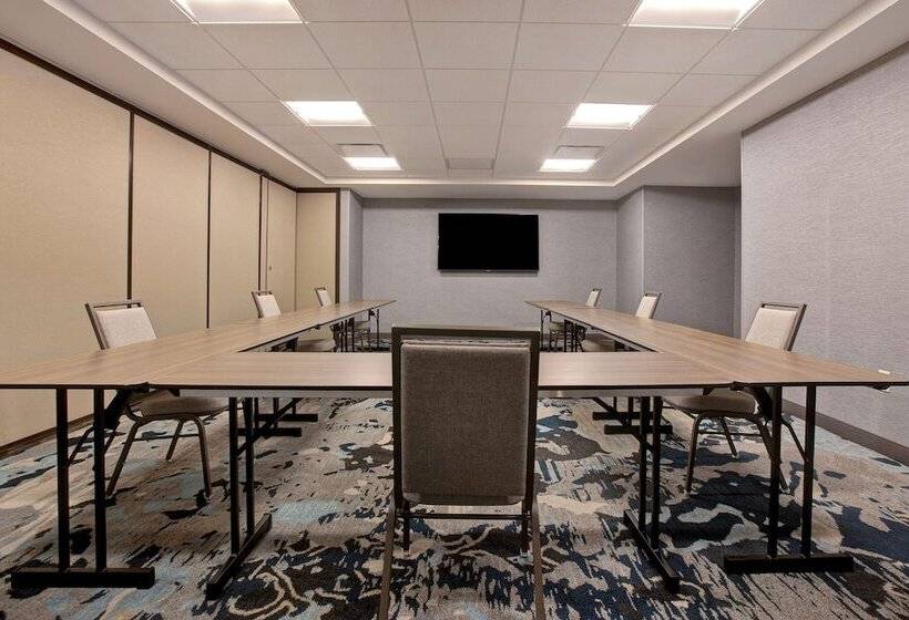 בית מלון כפרי Embassy Suites By Hilton Rockford Riverfront