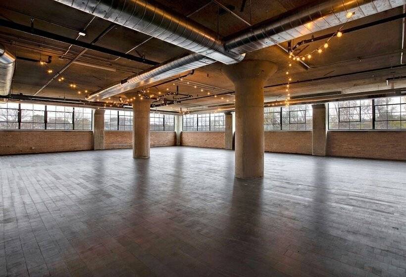 בית מלון כפרי Embassy Suites By Hilton Rockford Riverfront