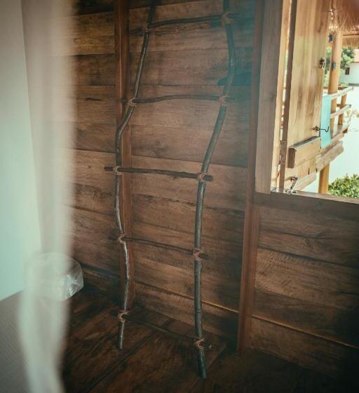 בית מלון כפרי Whisky Point Resort