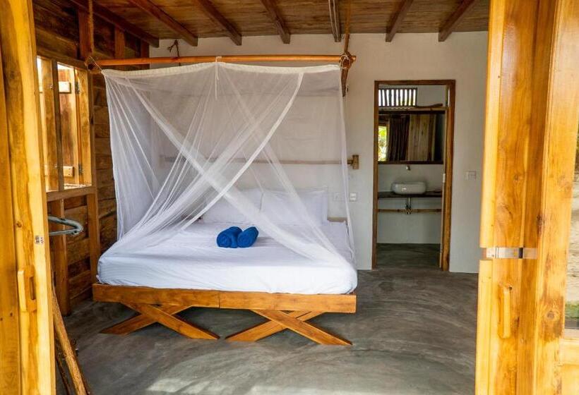 בית מלון כפרי Whisky Point Resort