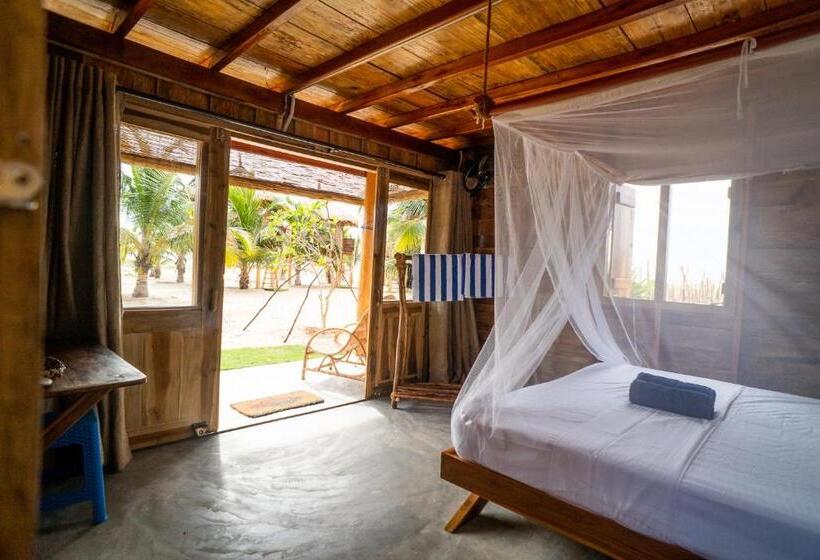 בית מלון כפרי Whisky Point Resort