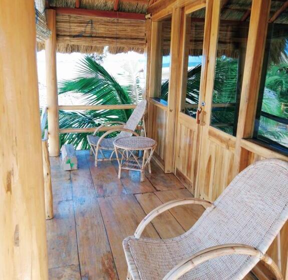 בית מלון כפרי Whisky Point Resort