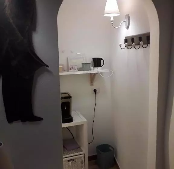 تختخواب و صبحانه Livia's Charming Room